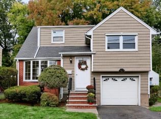 680 Ridgewood Ave, Oradell, NJ 07649