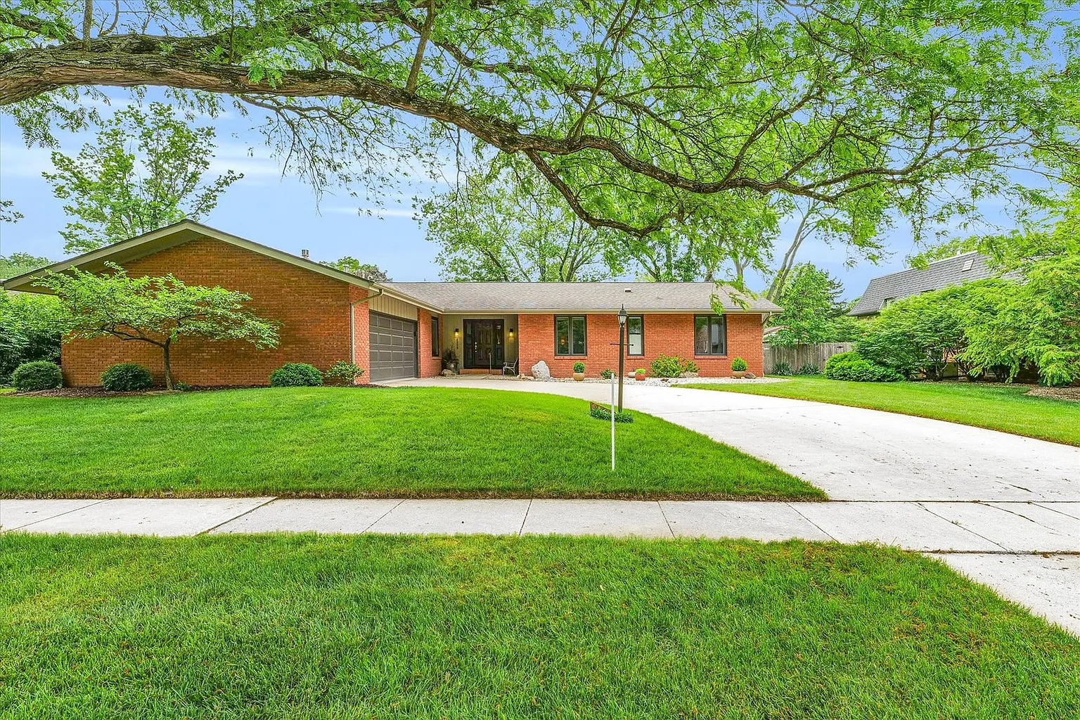 2209 Galen Dr photo 1