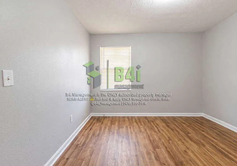 904 Harbison Dr — Photo 10