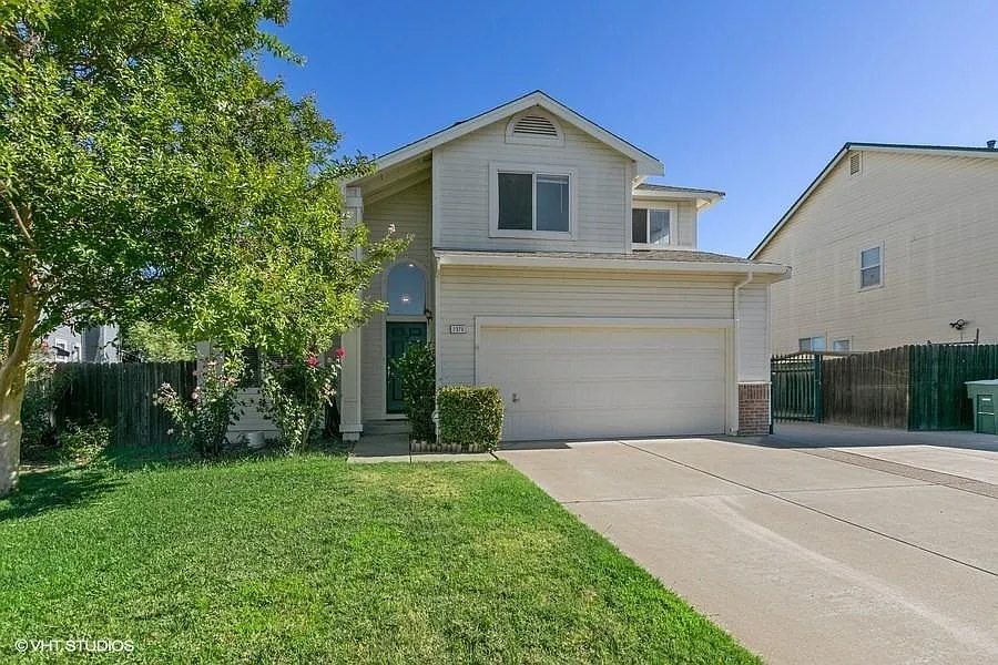 2370 Windsor Ln photo 1