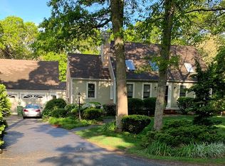 34 Juniper Dr, Mashpee, MA 02649
