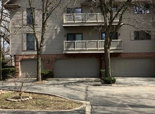 911A Cheshire Dr, Champaign, IL