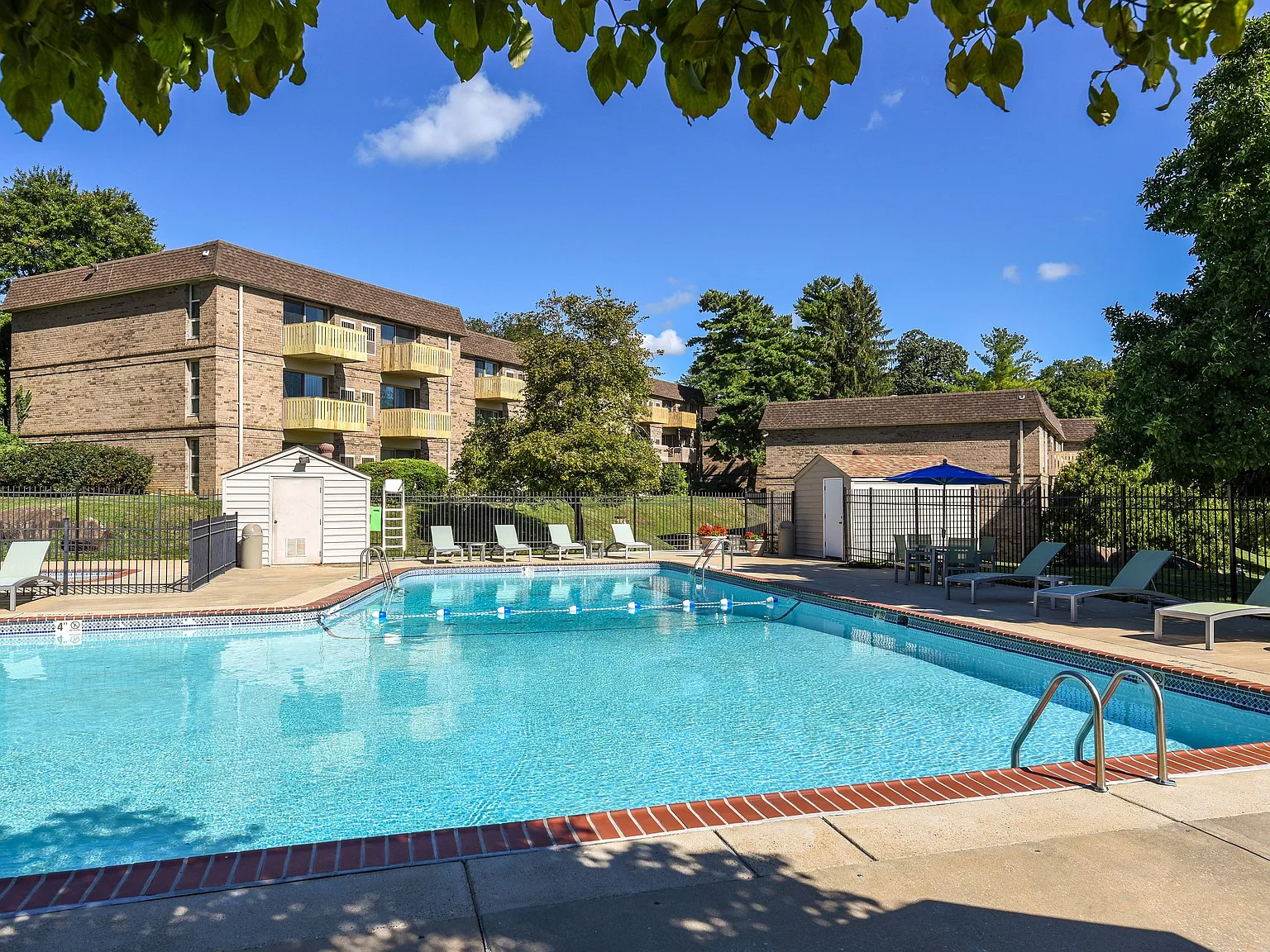 Top of the Hill Apartments — Photo 4