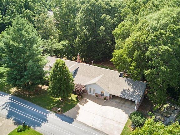 3rd image of 8207 Fairway Dr