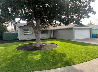 324 Trinity Dr, Vacaville, CA 95687