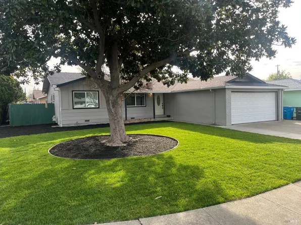 324 Trinity Dr, Vacaville, CA 95687