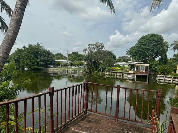 3rd image of 1033 E Shore Drive