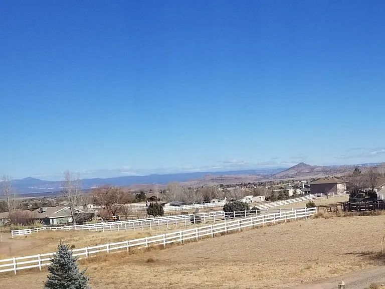 2940 W Colt Canyon Trl — Photo 3