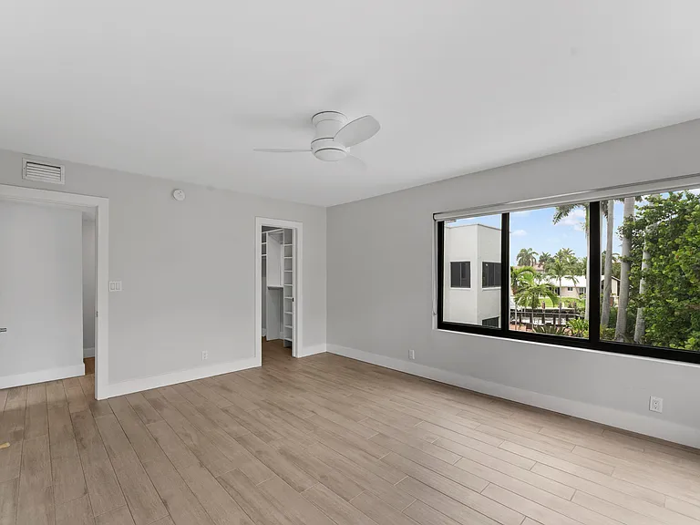 1121 Bel Air Dr — Photo 18