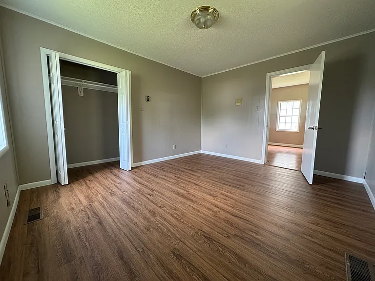 306 College St — Photo 4