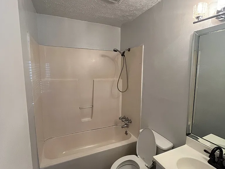 1074 Sparrow Ct — Photo 9