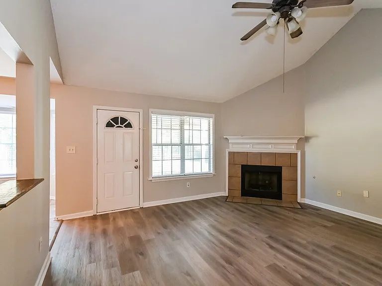 7605 Caitlynn Cir W — Photo 4
