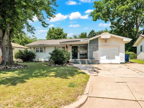 2715 S Oak St, Wichita, KS 67217