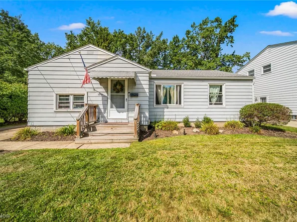 1238 Hulett Ave, Eastlake, OH 44095