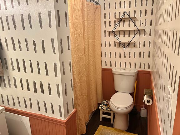 3rd image of 88 W 50 S Unit Q9