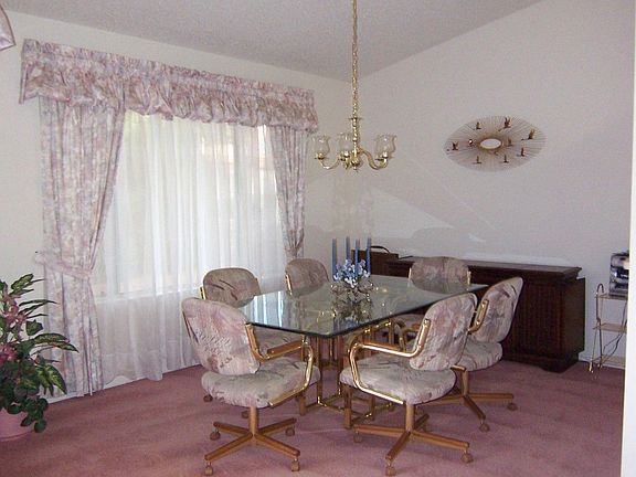 3rd image of 1528 E Peach Tree Dr