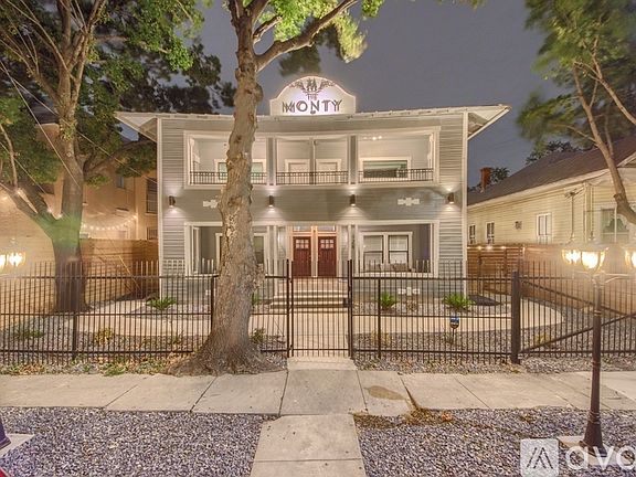 2nd image of 424 8th St #1