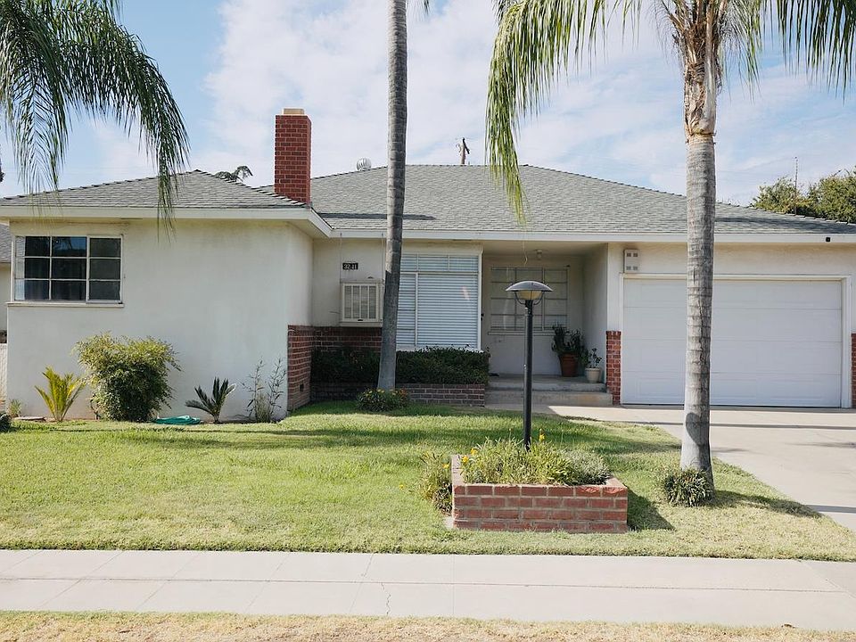 1st image of 3211 E Ashlan Ave