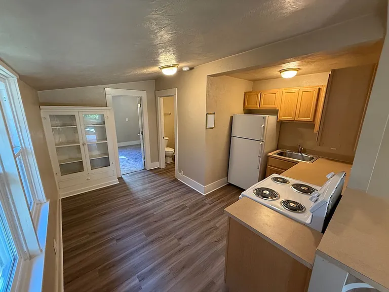 10th St. 11 Plex — Photo 5