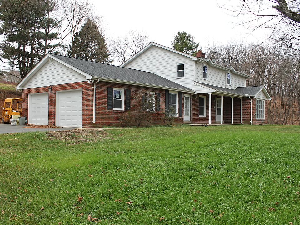 House with oversized 2 car garage