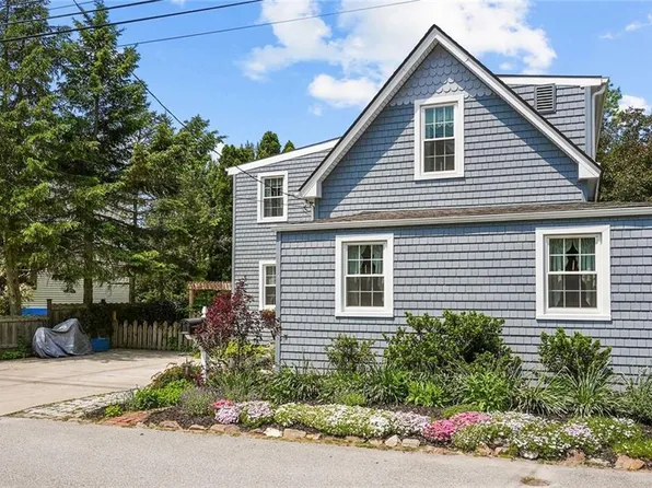 27 Lake Ave, Barrington, RI 02806