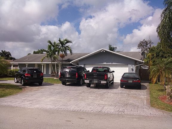 4th image of 2501 SW 86th Ave