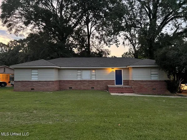 125 Catalpa Dr, Natchez, MS 39120