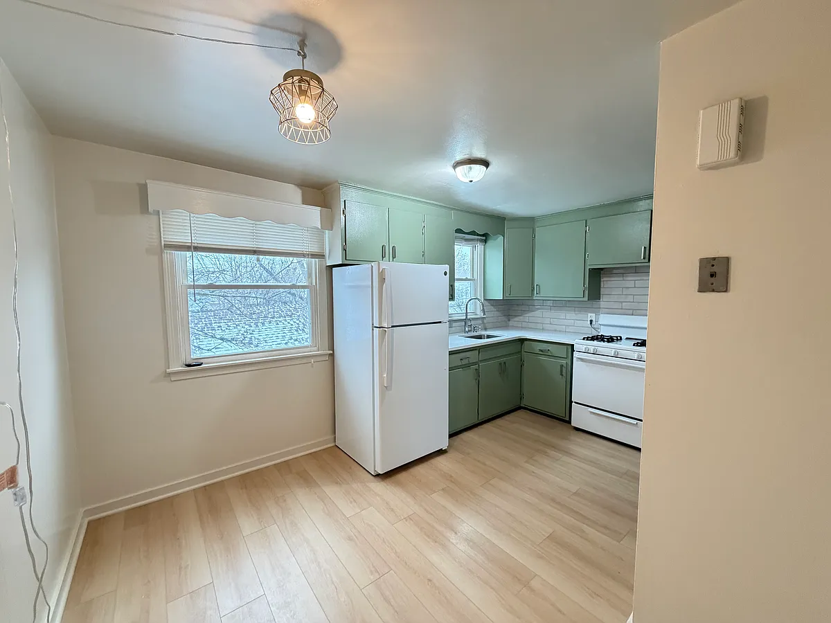 Building Photo - 48 Layton Ave #2