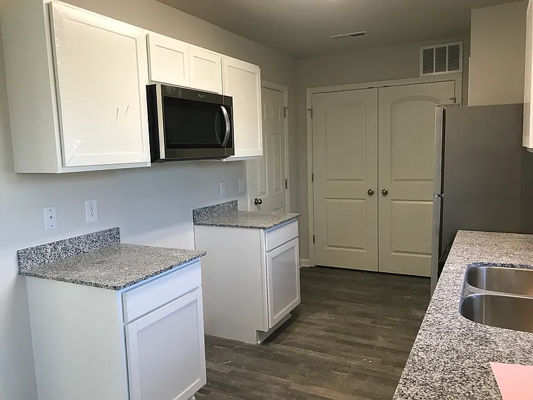 3914 Bellingham Ct — Photo 11