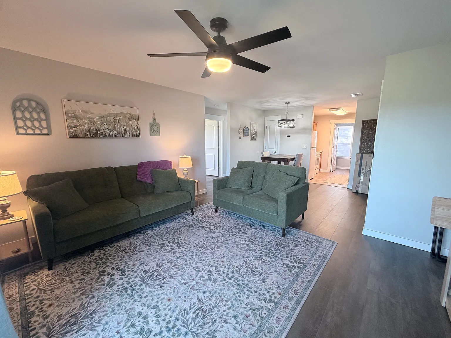 3 bed, 1100 sqft, $1,450 — Photo 3