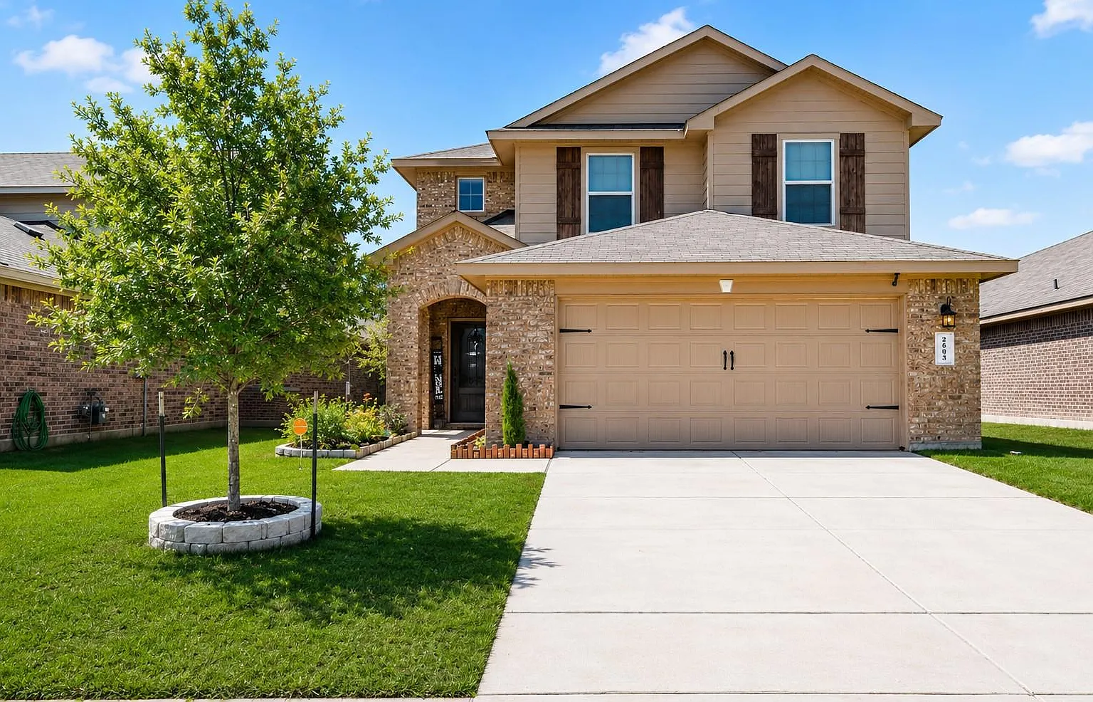 4 bed, 2.5 bath, 2253 sqft, $2,300 — Photo 1