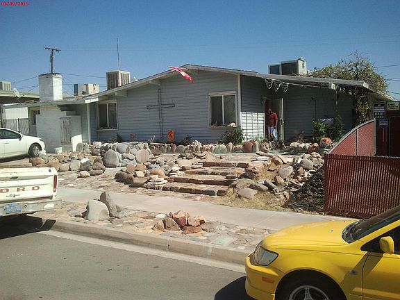 3rd image of 701 Agnes Dr