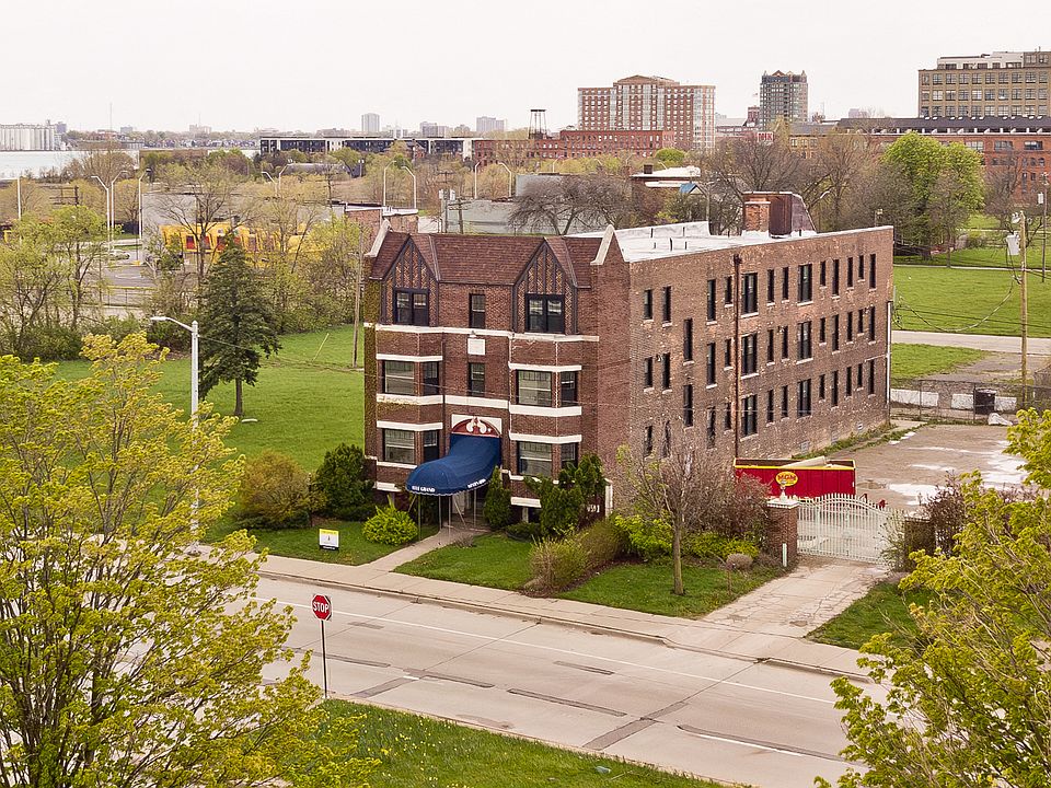 1st image of 133 E Grand Blvd APT 303