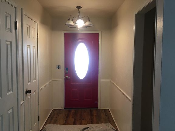 2nd image of 1527 Hollow Oak Dr