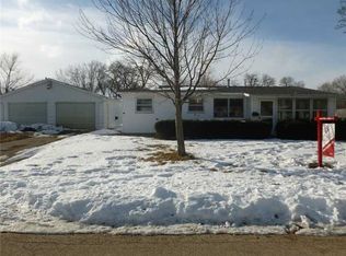 5460 Ohio St SW, Cedar Rapids, IA 52404