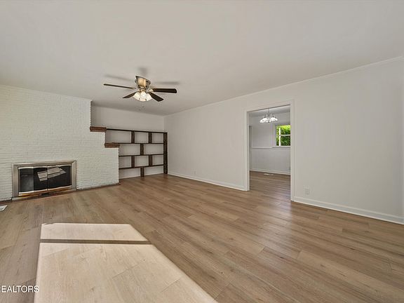 5th image of 3415 Hackberry Rd