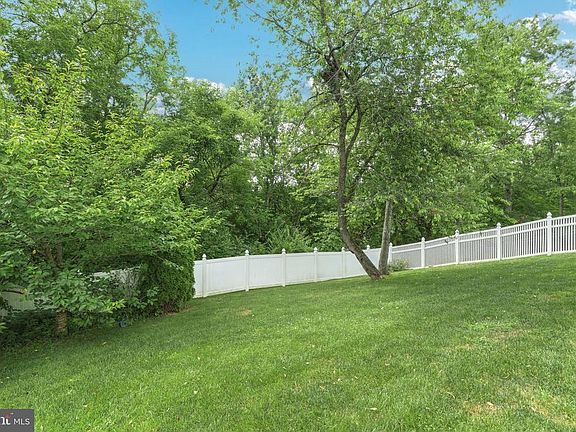 5th image of 710 Goddard Dr