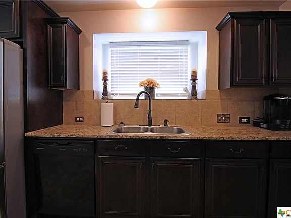 5th image of 301 W Vega Ln