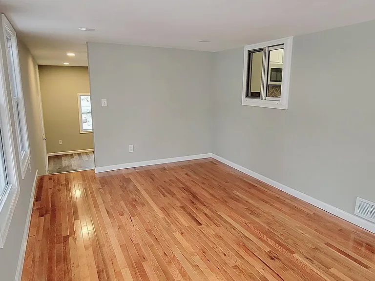1116 Greentree Rd — Photo 13