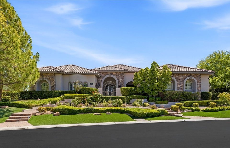 1st image of 22 Highland Creek Dr