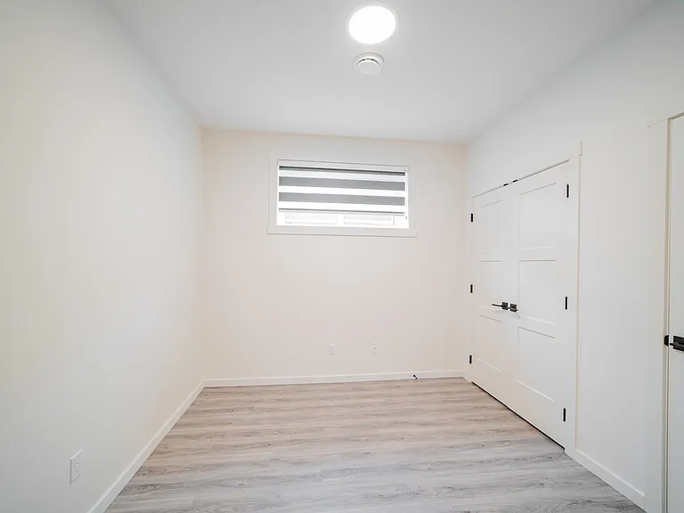 2704 Chokecherry Pl SW #BASEMENT — Photo 10