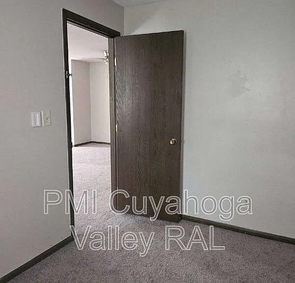 1500 W Market St #14 — Photo 10