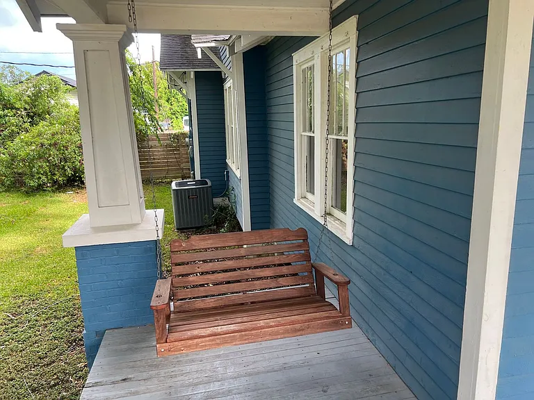 115 General Gardner Ave — Photo 2