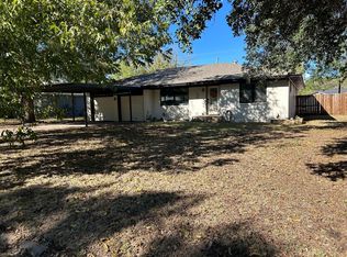 1112 W Howard St, Olney, TX 76374