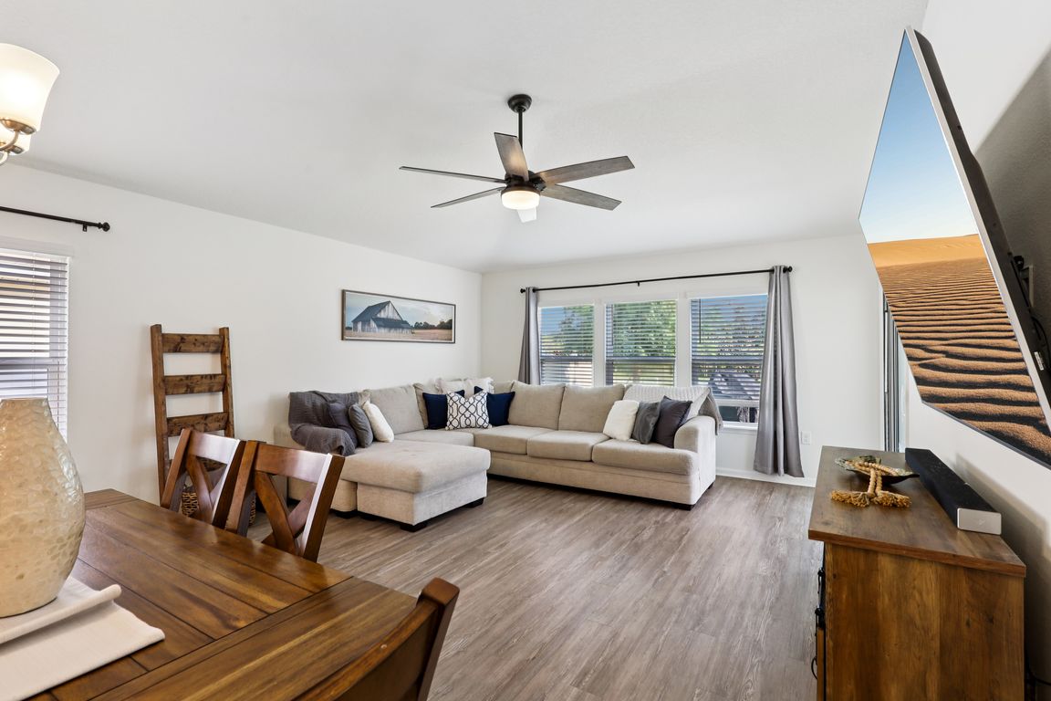 next background image