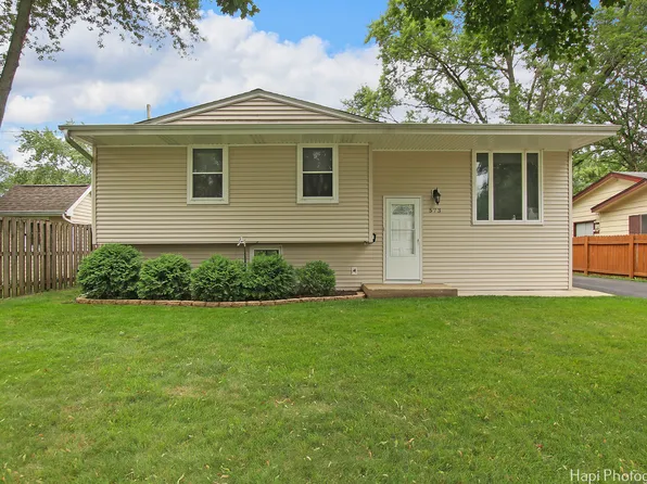 573 Maple Dr, Buffalo Grove, IL 60089