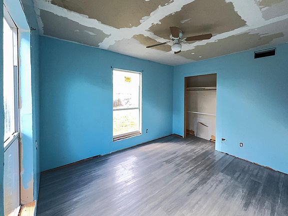 5th image of 9401 Heatherside St