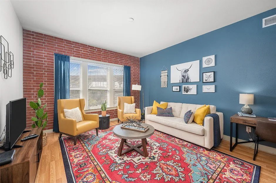 Galleria Parc Apartments — Photo 2