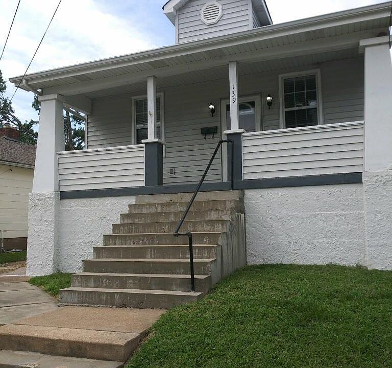 1st image of 139 W Arlee Ave