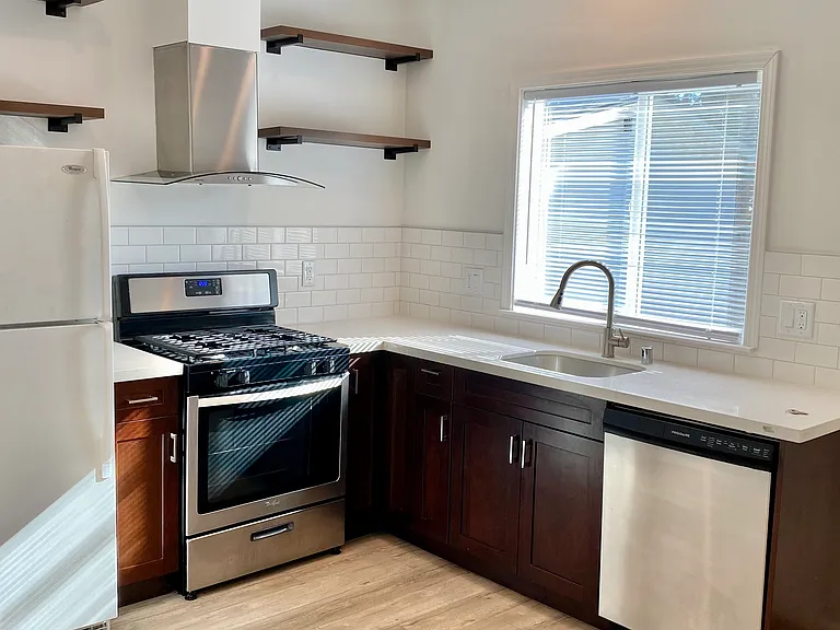 625 N 15th St #B — Photo 4